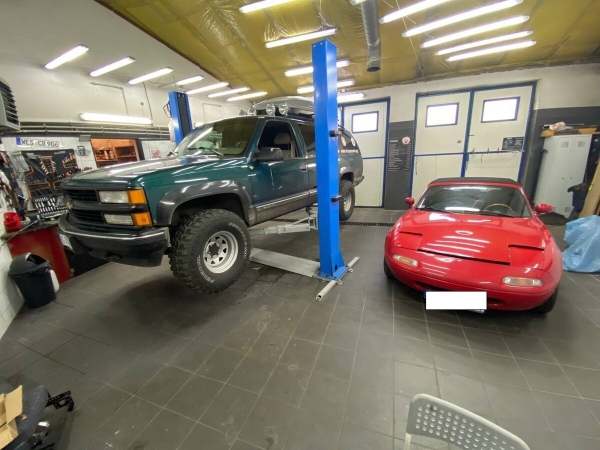 Белорусы арендовали под Варшавой бывшую автомойку и открыли СТО. Выгодно? Белорусы арендовали под Варшавой бывшую автомойку и открыли СТО. Выгодно?