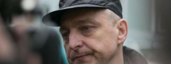 
            На 16-й день голодовки Николай Автухович упал от слабости и попросил вызвать скорую, но судья отказал: &laquo;Вам просто нужно поесть&raquo;                                