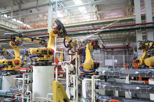 На это стоит посмотреть: вот как в Китае собирают пикапы для Беларуси