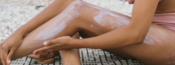 Что надо знать про солнце и защитные кремы. Разбираемся с дерматологом Татьяной Раманеней
Что надо знать про солнце и защитные кремы. Разбираемся с дерматологом Татьяной Раманеней